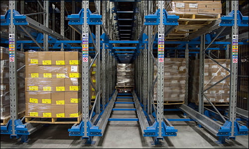 Radioshuttle in a cold storage system.